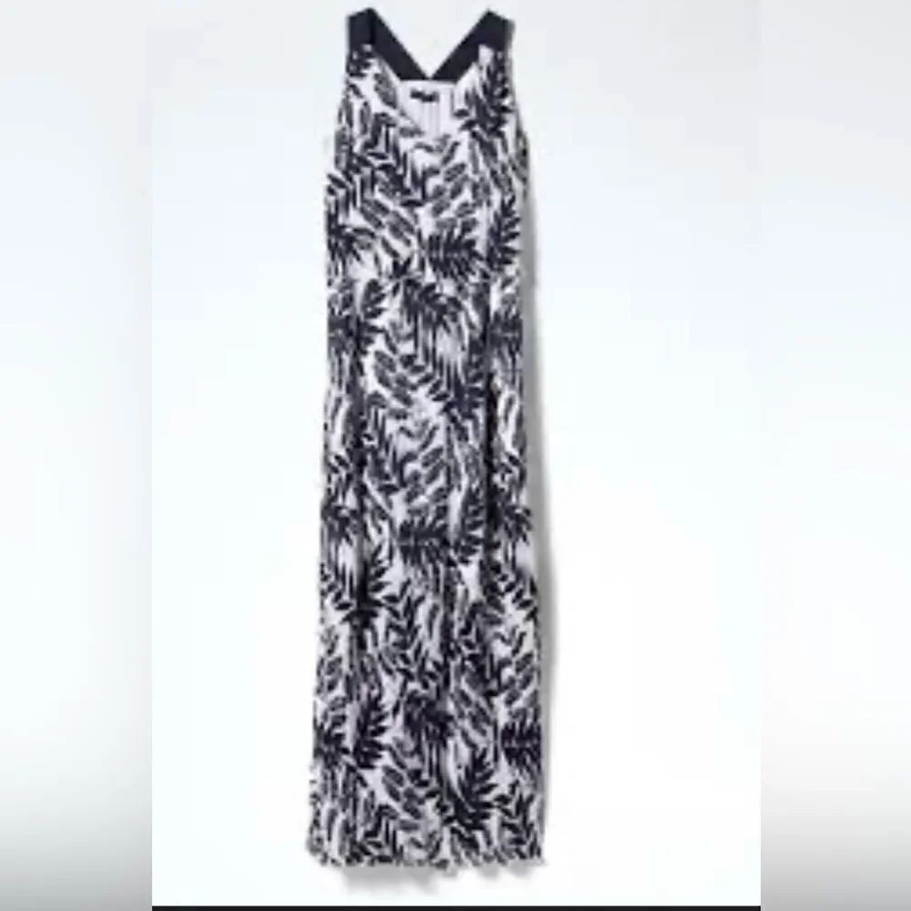 Banana Republic women’s petite Navy Combo pleated Maxi fern print dress. SP
